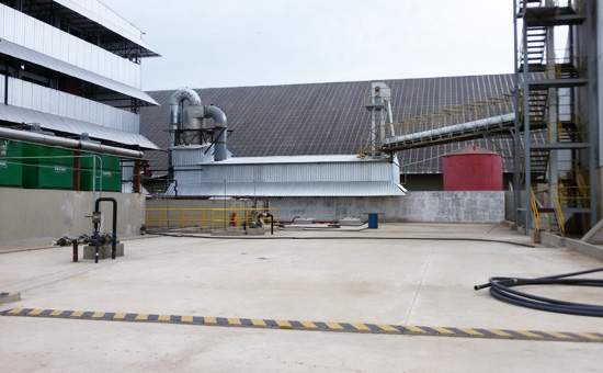 Detalle Cerramiento Laterales Tipo Pollera