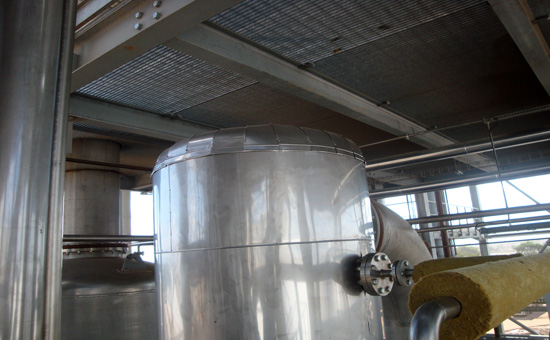 Acabado de Aislamiento Termico de Equipo